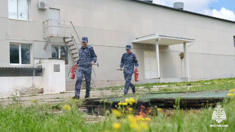 Огонь по расписанию: калмыцкие огнеборцы отработали взаимодействие с Росгвардией Огонь по расписанию: калмыцкие огнеборцы отработали взаимодействие с Росгвардией