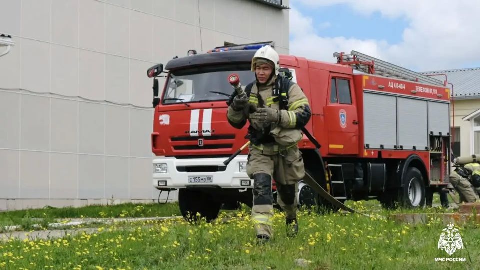 Огонь по расписанию: калмыцкие огнеборцы отработали взаимодействие с Росгвардией Огонь по расписанию: калмыцкие огнеборцы отработали взаимодействие с Росгвардией
