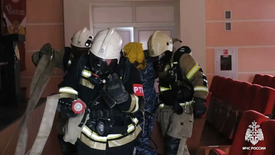 Огонь по расписанию: калмыцкие огнеборцы отработали взаимодействие с Росгвардией Огонь по расписанию: калмыцкие огнеборцы отработали взаимодействие с Росгвардией
