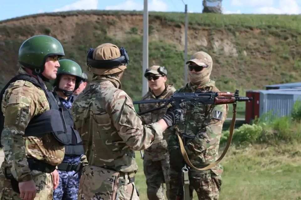 В министерстве внутренних дел по Республике Калмыкия проводятся плановые учебные стрельбы и практические занятия В министерстве внутренних дел по Республике Калмыкия проводятся плановые учебные стрельбы и практические занятия