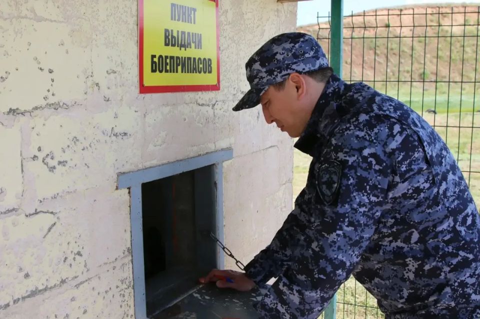 В министерстве внутренних дел по Республике Калмыкия проводятся плановые учебные стрельбы и практические занятия В министерстве внутренних дел по Республике Калмыкия проводятся плановые учебные стрельбы и практические занятия