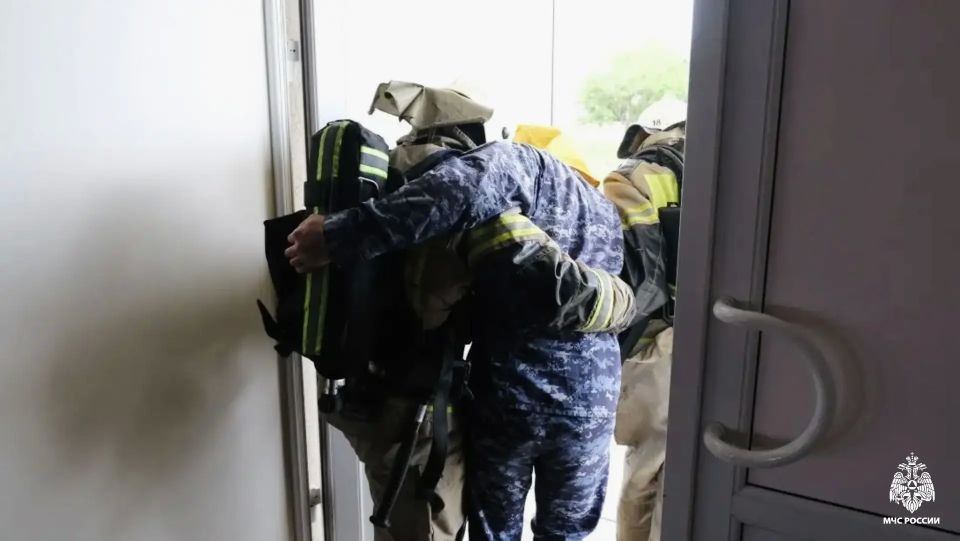 Огонь по расписанию: калмыцкие огнеборцы отработали взаимодействие с Росгвардией Огонь по расписанию: калмыцкие огнеборцы отработали взаимодействие с Росгвардией