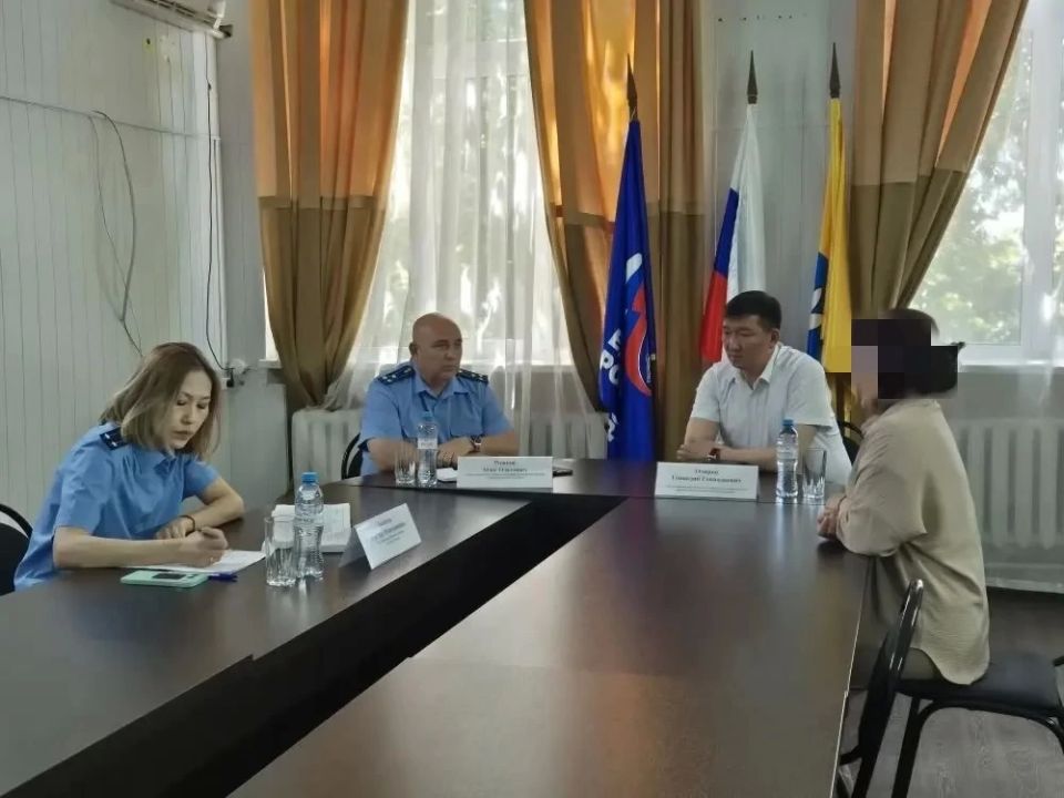 В Юстинском районе проведен совместный прием граждан по вопросам соблюдения природоохранного законодательства В Юстинском районе проведен совместный прием граждан по вопросам соблюдения природоохранного законодательства