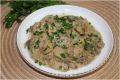 Куриные сердечки в сметанном соусе