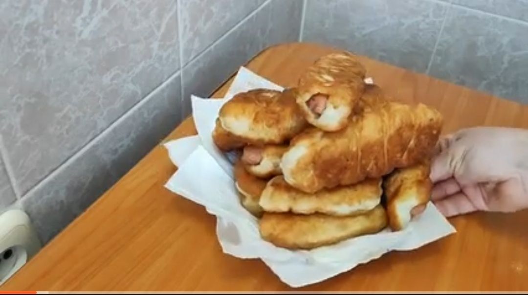 Сочные сосиски в тесте: простое и вкусное угощение для всей семьи