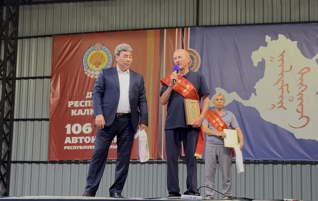 В рамках мероприятия нашим землякам были присвоены звания «Почетный житель Сарпинского района»: В рамках мероприятия нашим землякам были присвоены звания «Почетный житель Сарпинского района»: