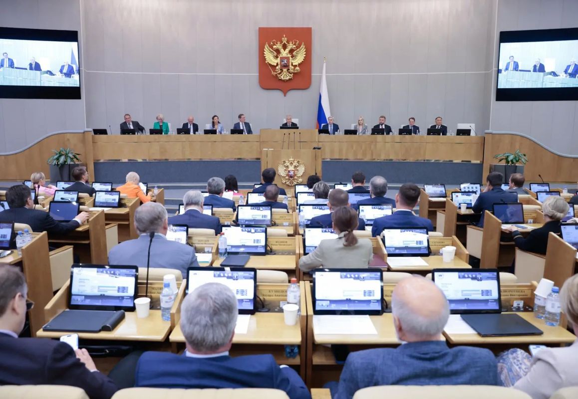 Председатель Народного Хурала (Парламента) Республики Калмыкия Артем Михайлов в режиме ВКС принял участие в пленарном заседании Государственной Думы Федерального Собрания Российской Федерации Председатель Народного Хурала (Парламента) Республики Калмыкия Артем Михайлов в режиме ВКС принял участие в пленарном заседании Государственной Думы Федерального Собрания Российской Федерации