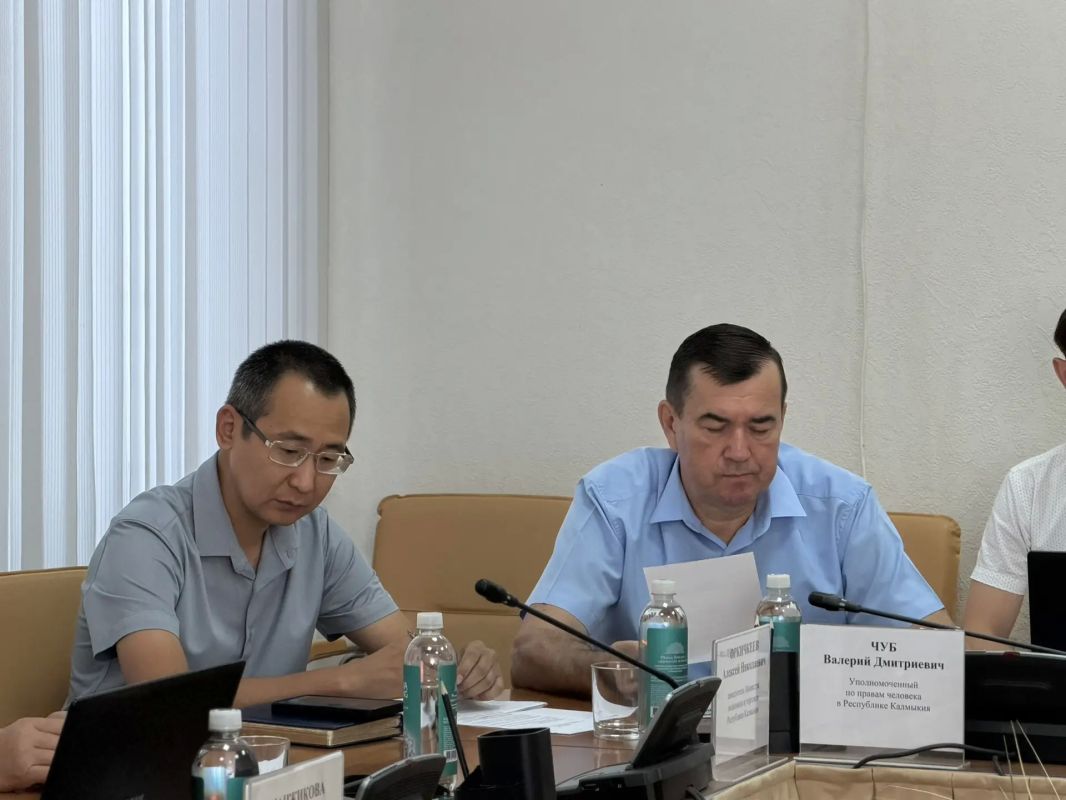 Сегодня состоялось заседание комитета Народного Хурала (Парламента) Республики Калмыкия по бюджету, налогам, собственности, экономической политике и предпринимательству под председательством Очира Халгаева Сегодня состоялось заседание комитета Народного Хурала (Парламента) Республики Калмыкия по бюджету, налогам, собственности, экономической политике и предпринимательству под председательством Очира Халгаева