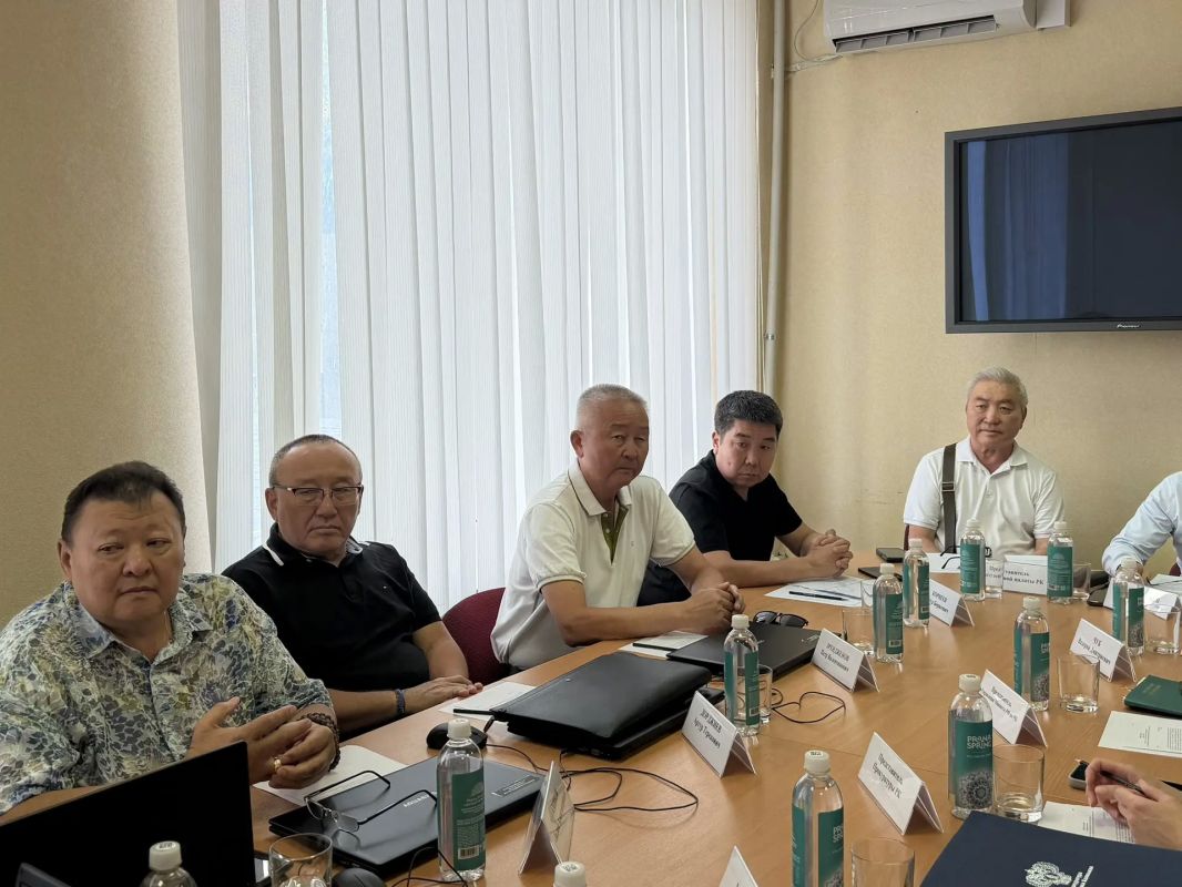 Под председательством Михаила Кокаева состоялось заседание комитета Народного Хурала Калмыкии по аграрным вопросам, природопользованию и развитию аридных территорий Под председательством Михаила Кокаева состоялось заседание комитета Народного Хурала Калмыкии по аграрным вопросам, природопользованию и развитию аридных территорий