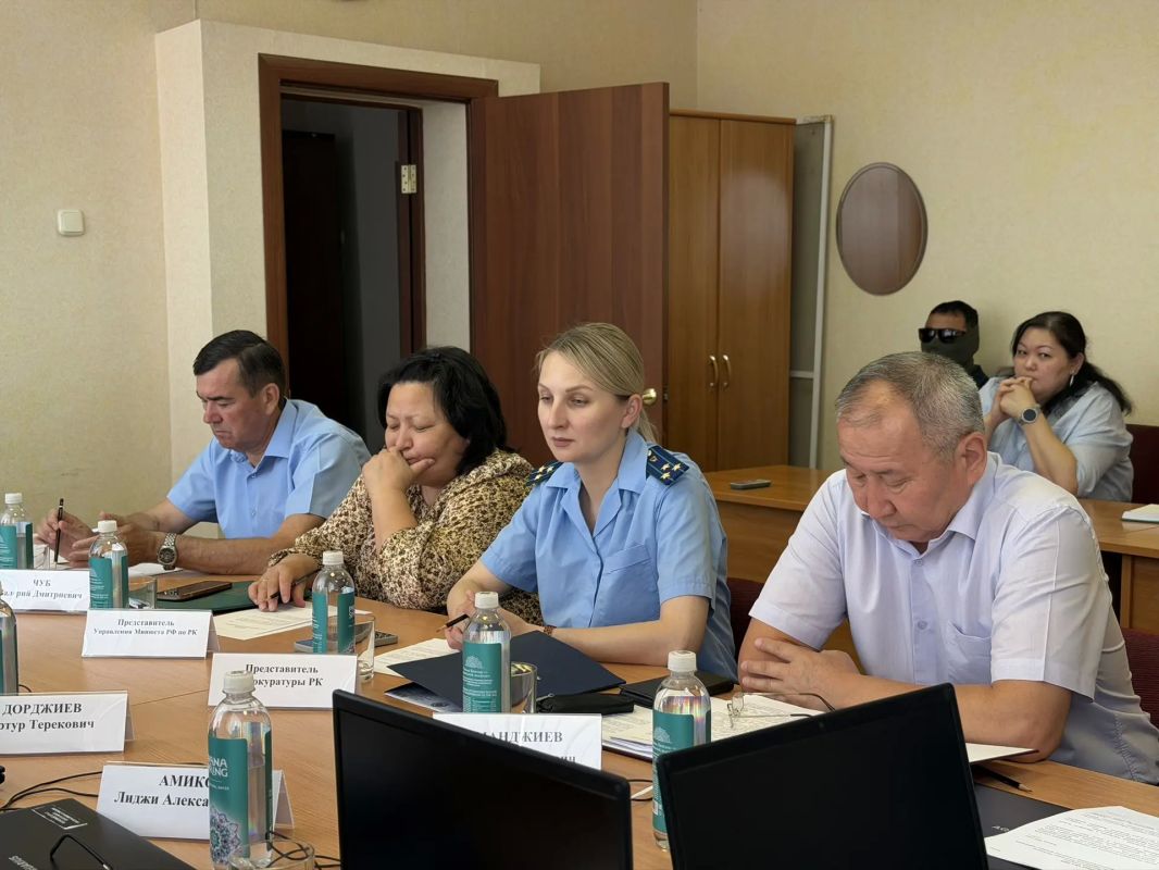 Под председательством Михаила Кокаева состоялось заседание комитета Народного Хурала Калмыкии по аграрным вопросам, природопользованию и развитию аридных территорий Под председательством Михаила Кокаева состоялось заседание комитета Народного Хурала Калмыкии по аграрным вопросам, природопользованию и развитию аридных территорий