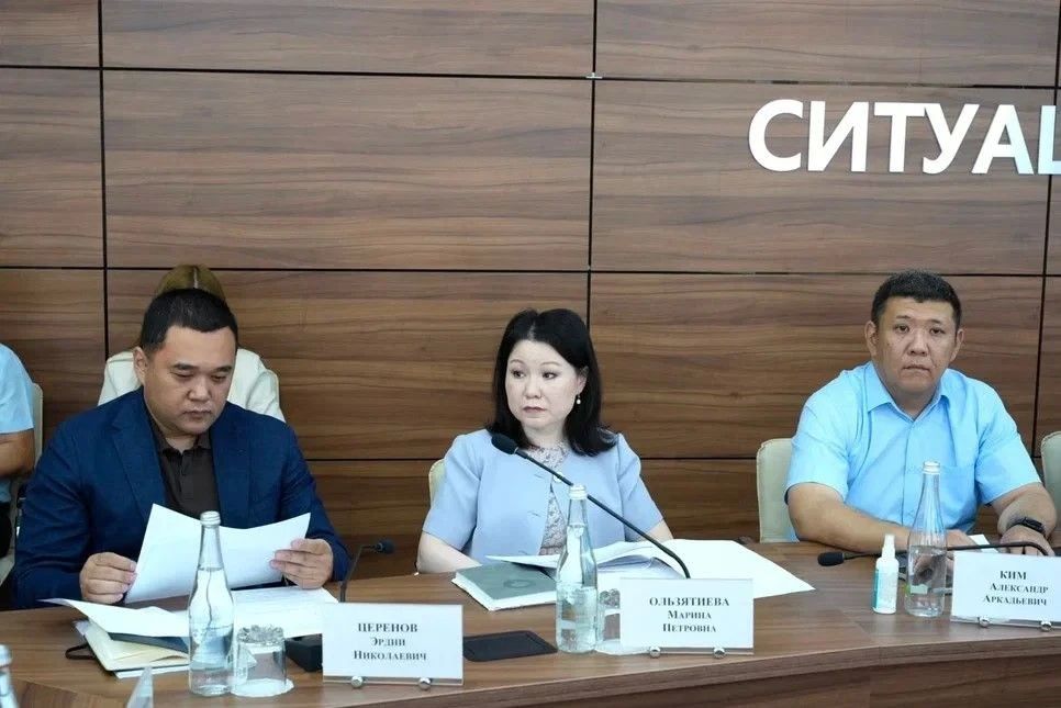 В Правительстве Калмыкии обсудили меры по улучшению инвестиционного климата и условий ведения бизнеса В Правительстве Калмыкии обсудили меры по улучшению инвестиционного климата и условий ведения бизнеса