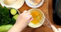 Легкий и вкусный салат с яичными блинчиками