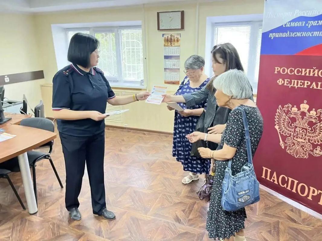 Сотрудники полиции продолжают неустанно напоминать гражданам о фактах дистанционного мошенничества Сотрудники полиции продолжают неустанно напоминать гражданам о фактах дистанционного мошенничества