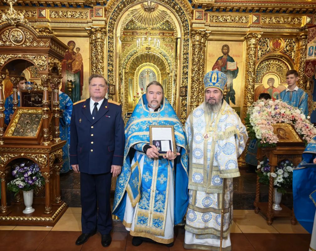 По поручению Председателя СК России вручена ведомственная медаль «За высокую гражданственность» протоиерею Казанского кафедрального собора По поручению Председателя СК России вручена ведомственная медаль «За высокую гражданственность» протоиерею Казанского кафедрального собора