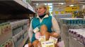 За что кассиры молча осуждают покупателей