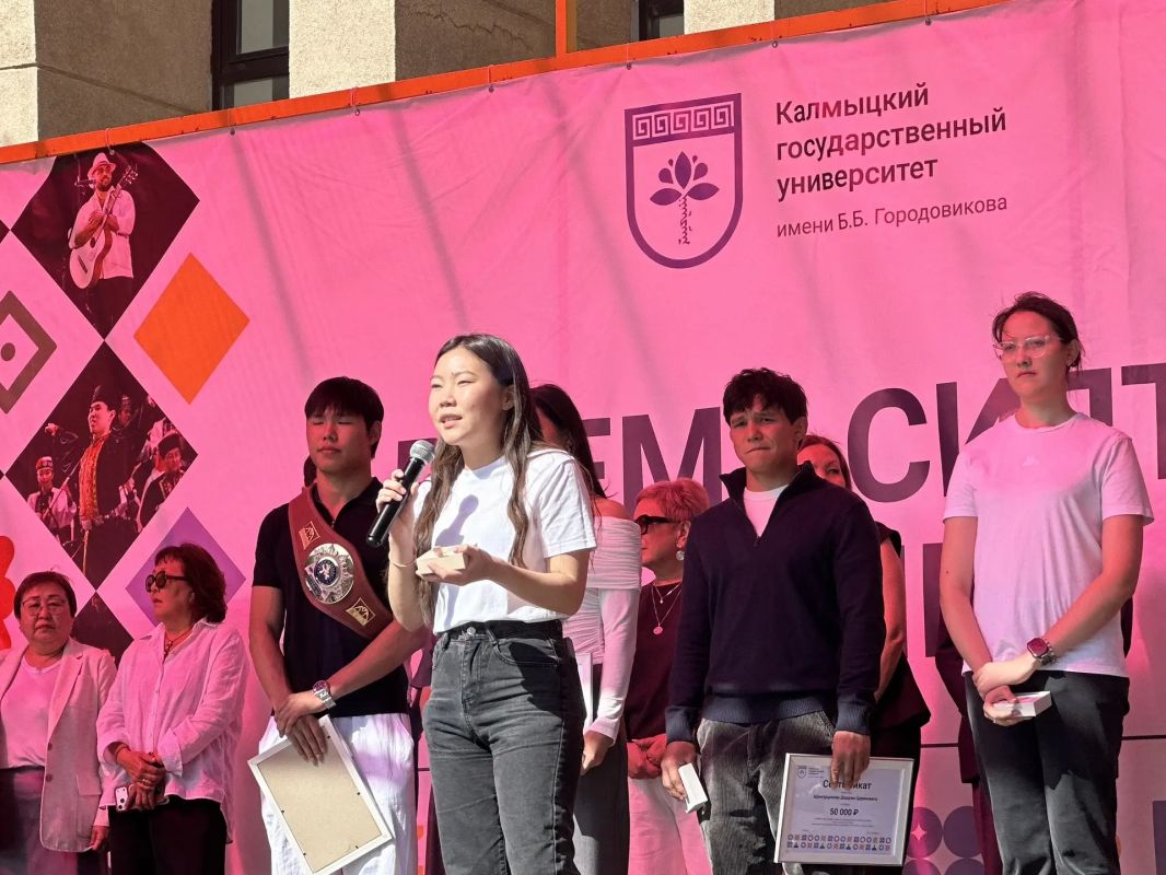 Впервые в истории КалмГУ был учрежден нагрудный знак КалмГУ Впервые в истории КалмГУ был учрежден нагрудный знак КалмГУ