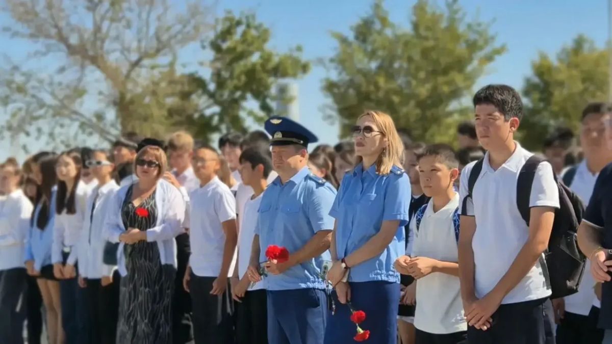Прокурор Юстинского района принял участие в митинге памяти, посвященному Дню солидарности в борьбе с терроризмом Прокурор Юстинского района принял участие в митинге памяти, посвященному Дню солидарности в борьбе с терроризмом