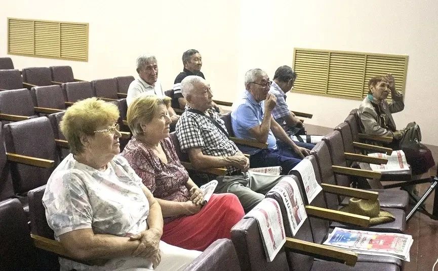 Встречи с избирателями в Малодербетовском районе Встречи с избирателями в Малодербетовском районе