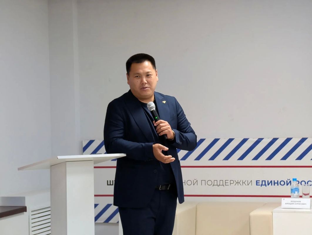 Максим Сорокин: Сегодня, в День национальной письменности, запустили Клуб молодых педагогов Максим Сорокин: Сегодня, в День национальной письменности, запустили Клуб молодых педагогов
