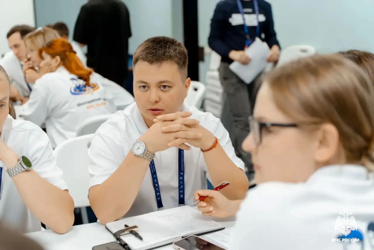Лидеры, идеи, энергия будущего: Казань впервые объединила председателей молодежных советов МЧС России Лидеры, идеи, энергия будущего: Казань впервые объединила председателей молодежных советов МЧС России