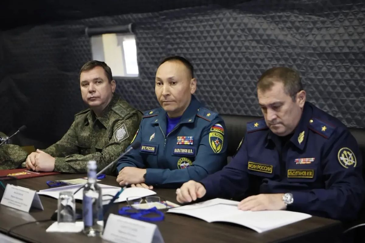Бату Хасиков: В Калмыкии состоялась первая межрегиональная тренировка по связи Департамента информационных технологий, связи и защиты информации МВД России Бату Хасиков: В Калмыкии состоялась первая межрегиональная тренировка по связи Департамента информационных технологий, связи и защиты информации МВД России