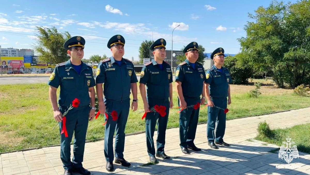В Главном управлении почтили память Героя Российской Федерации Евгения Зиничева В Главном управлении почтили память Героя Российской Федерации Евгения Зиничева