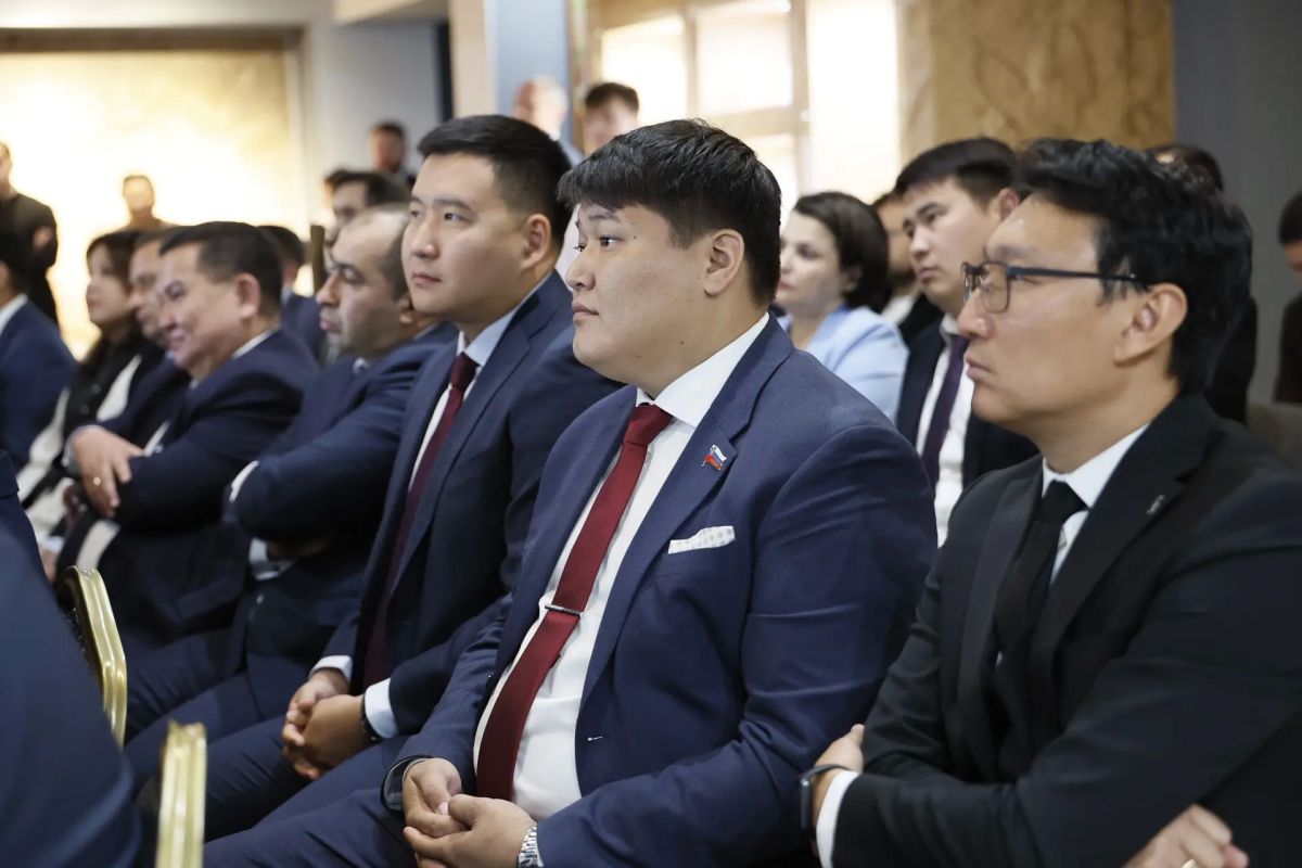 Бату Хасиков: В Калмыкии открылась дискуссионная площадка «Клуб 2050» Бату Хасиков: В Калмыкии открылась дискуссионная площадка «Клуб 2050»