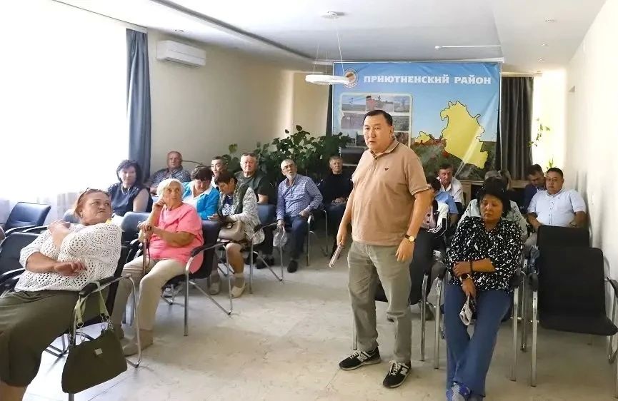 Встреча с избирателями в селе Приютное Встреча с избирателями в селе Приютное