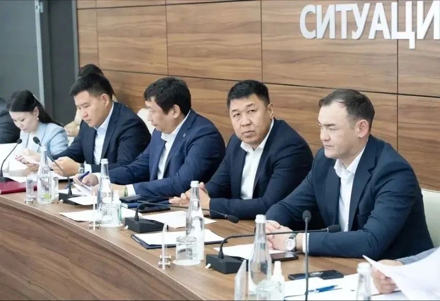 В Калмыкии обсудили результаты социально-экономического развития за 9 месяцев В Калмыкии обсудили результаты социально-экономического развития за 9 месяцев
