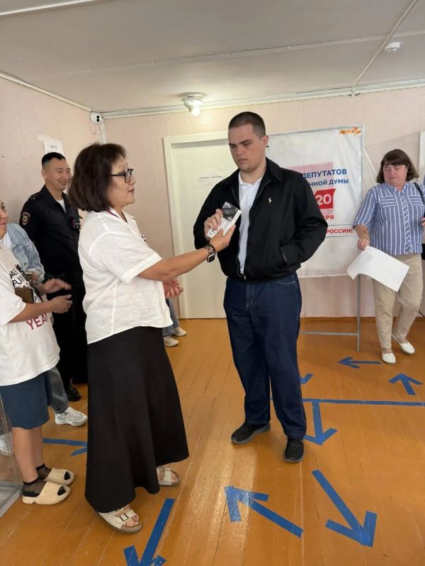 Один из самых волнующих моментов в жизни: первый бюллетень в руках - будущее в твоих руках Один из самых волнующих моментов в жизни: первый бюллетень в руках - будущее в твоих руках