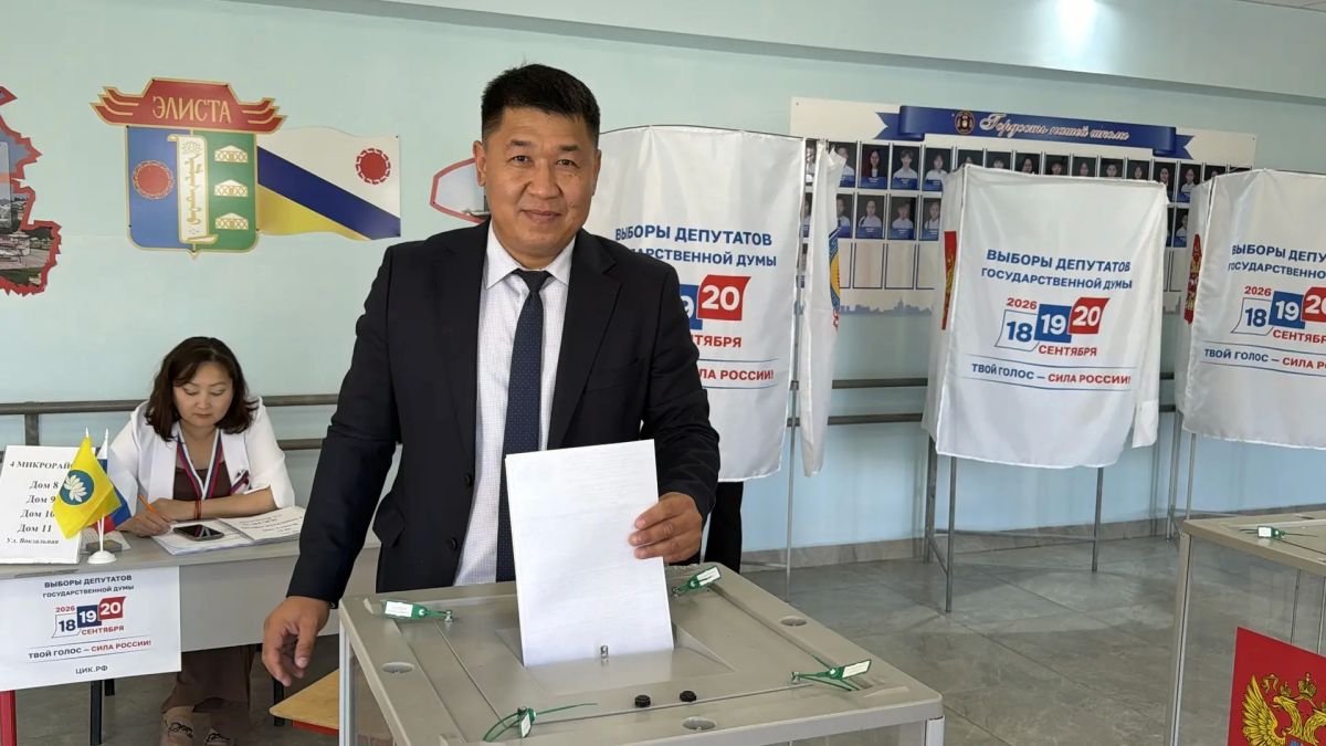 Андрей Шаханов проголосовал на выборах депутатов Госдумы