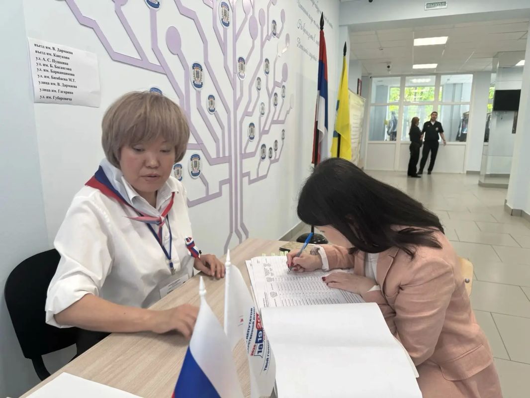 Заместитель председателя правительства Калмыкии проголосовала на выборах Заместитель председателя правительства Калмыкии проголосовала на выборах