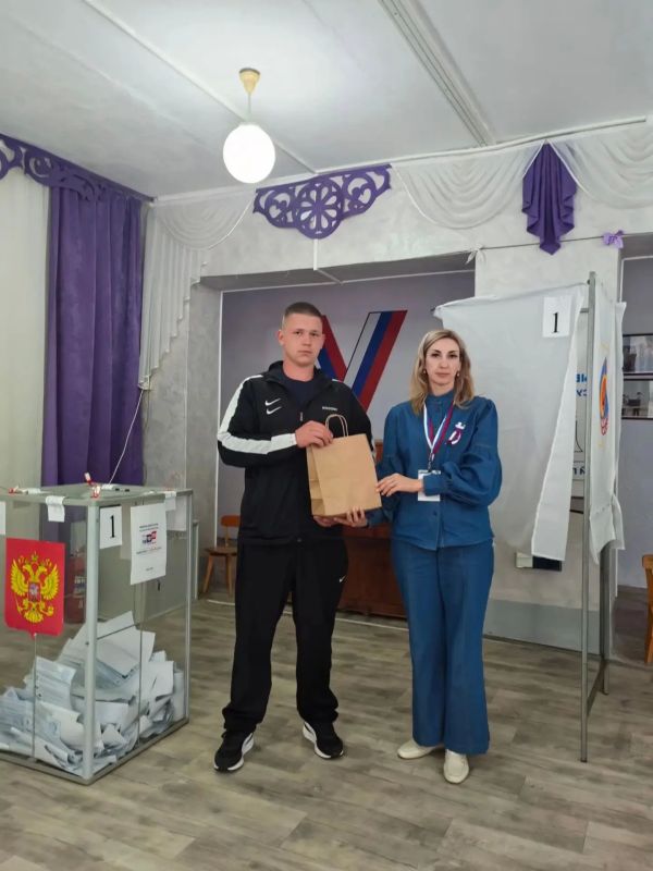 Один из самых волнующих моментов в жизни: первый бюллетень в руках - будущее в твоих руках Один из самых волнующих моментов в жизни: первый бюллетень в руках - будущее в твоих руках