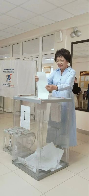 Сегодня свой голос отдали не только избиратели, но и сами кандидаты