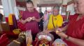 В Целинном районе, в Троицком Хуруле Оргьен Саннгаг Чолинг, произошло важное событие – наполнение статуи Гесара