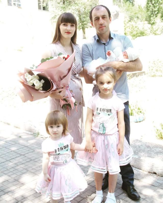 Сегодня в нашей республике отмечается замечательный и очень душевный праздник – День многодетных семей Республики Калмыкия! Сегодня в нашей республике отмечается замечательный и очень душевный праздник – День многодетных семей Республики Калмыкия!