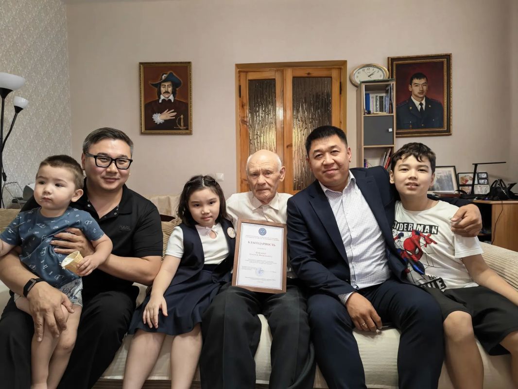 Люди, строившие республику Люди, строившие республику