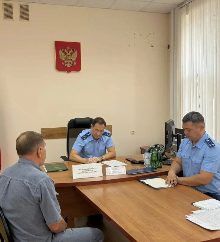 Первый заместитель прокурора республики провел прием жителей Лаганского и Черноземельского районов Первый заместитель прокурора республики провел прием жителей Лаганского и Черноземельского районов