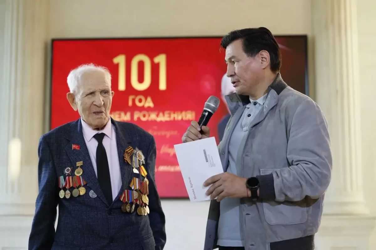 Бату Хасиков: Поздравил со 101-летием нашего дорогого ветерана Великой Отечественной войны Петра Леонтьевича Леонтьева Бату Хасиков: Поздравил со 101-летием нашего дорогого ветерана Великой Отечественной войны Петра Леонтьевича Леонтьева
