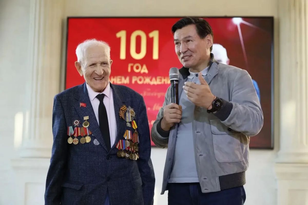 Бату Хасиков: Поздравил со 101-летием нашего дорогого ветерана Великой Отечественной войны Петра Леонтьевича Леонтьева