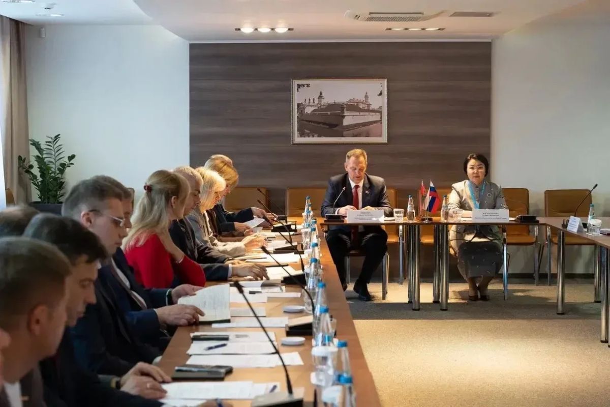 Республика Калмыкия и Республика Беларусь расширяют сотрудничество: намечены инвестиционные проекты в ключевых отраслях Республика Калмыкия и Республика Беларусь расширяют сотрудничество: намечены инвестиционные проекты в ключевых отраслях