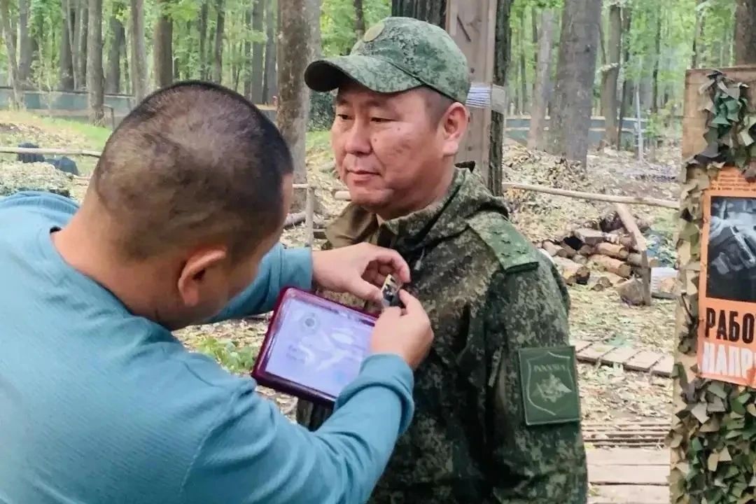Бату Хасиков: На передовой вручили награды нашим землякам на Северном направлении – воинам, которые проявили мужество и профессионализм в ходе боевых действий Бату Хасиков: На передовой вручили награды нашим землякам на Северном направлении – воинам, которые проявили мужество и профессионализм в ходе боевых действий