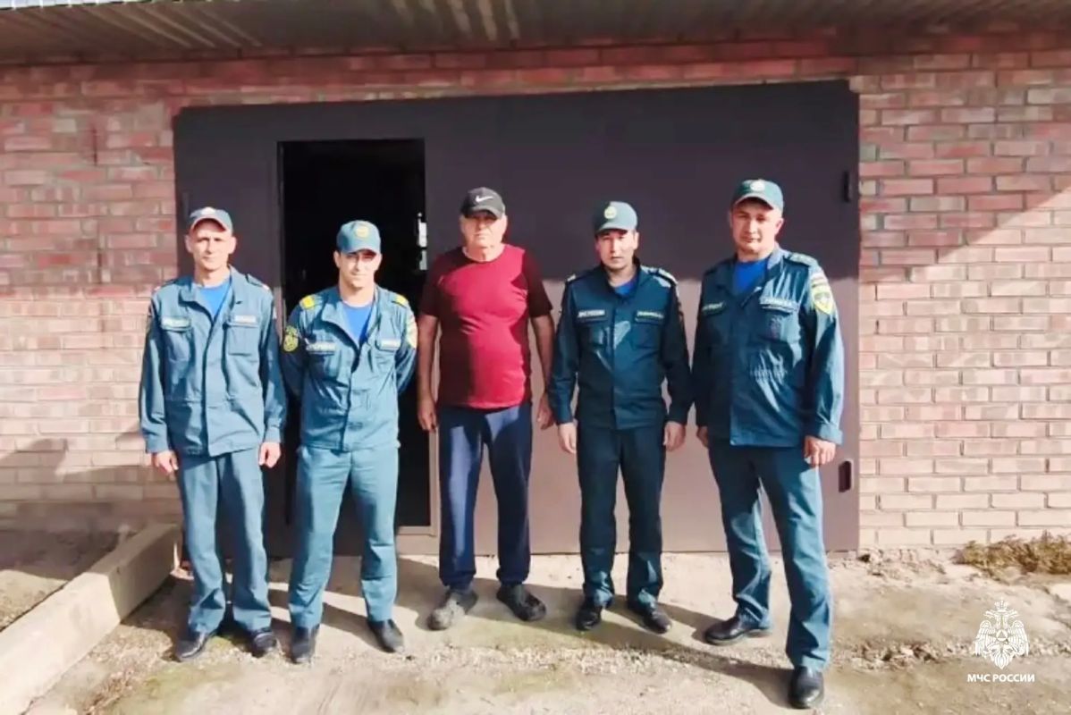 Городовиковские огнеборцы навестили ветеранов пожарной охраны Городовиковские огнеборцы навестили ветеранов пожарной охраны