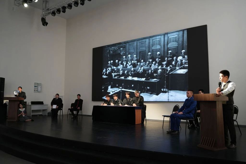 Председатель Народного Хурала (Парламента) Республики Калмыкия Артем Михайлов стал почетным гостем Всероссийской научно-практической конференции «Нюрнбергский процесс: правосудие, память, ответственность», организованной... Председатель Народного Хурала (Парламента) Республики Калмыкия Артем Михайлов стал почетным гостем Всероссийской научно-практической конференции «Нюрнбергский процесс: правосудие, память, ответственность», организованной...