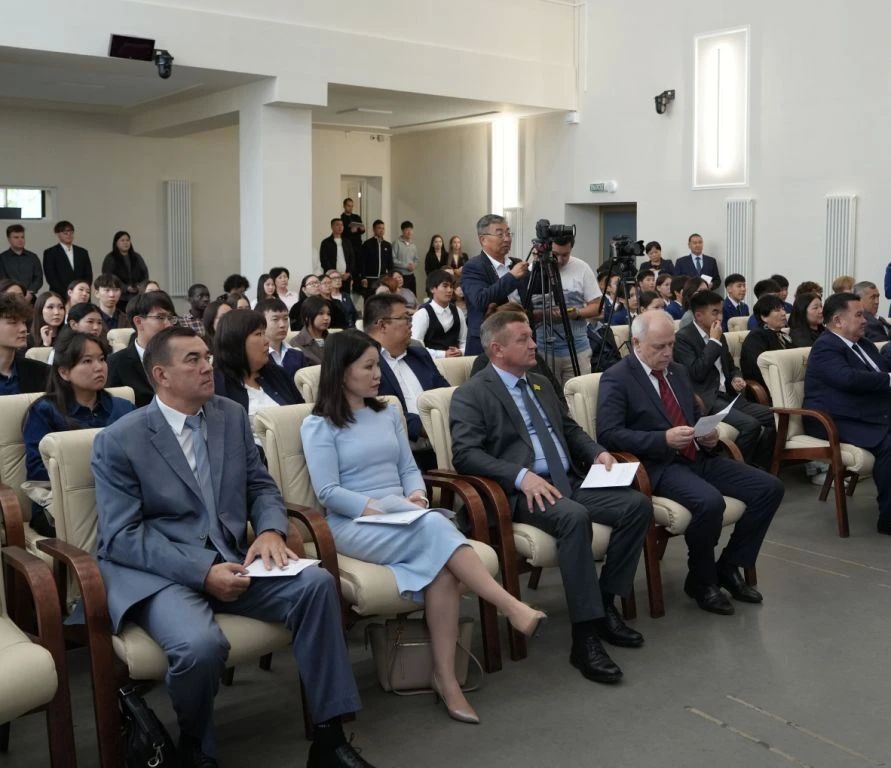 Председатель Народного Хурала (Парламента) Республики Калмыкия Артем Михайлов стал почетным гостем Всероссийской научно-практической конференции «Нюрнбергский процесс: правосудие, память, ответственность», организованной... Председатель Народного Хурала (Парламента) Республики Калмыкия Артем Михайлов стал почетным гостем Всероссийской научно-практической конференции «Нюрнбергский процесс: правосудие, память, ответственность», организованной...