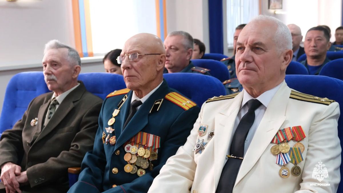 В калмыцком МЧС отметили День гражданской обороны России В калмыцком МЧС отметили День гражданской обороны России