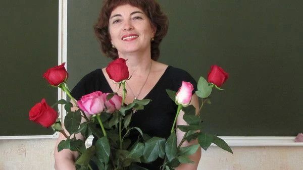 В рамках празднования Дня учителя продолжаем рубрику «Учитель, перед именем твоим…» и делимся историями сотрудников о тех, кто когда-то указал им жизненный путь