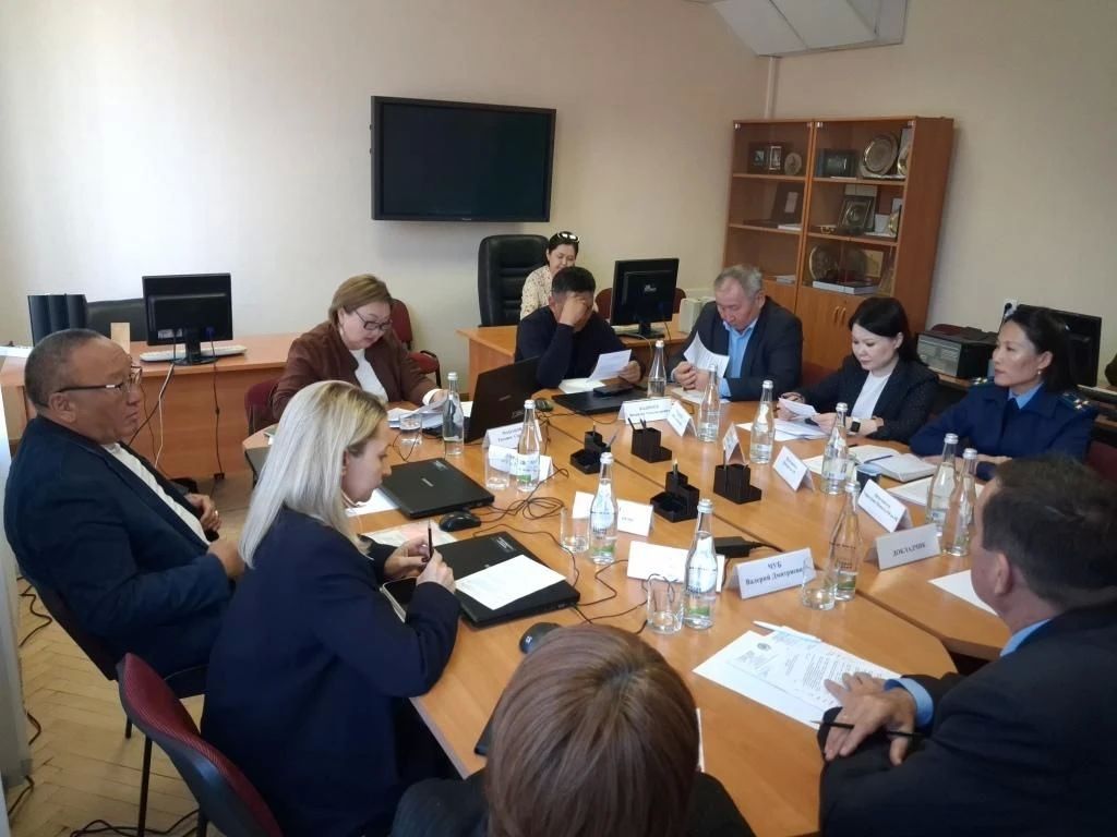 Под председательством Татьяны Мацаковой состоялось заседание комитета по делам семьи, здравоохранению, труду и социальной политике Народного Хурала (Парламента) Республики Калмыкия Под председательством Татьяны Мацаковой состоялось заседание комитета по делам семьи, здравоохранению, труду и социальной политике Народного Хурала (Парламента) Республики Калмыкия