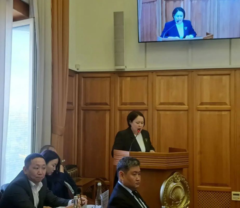 В Калмыкии стартовала 33-я сессия Народного Хурала: кадровые решения и 24 вопроса в повестке В Калмыкии стартовала 33-я сессия Народного Хурала: кадровые решения и 24 вопроса в повестке