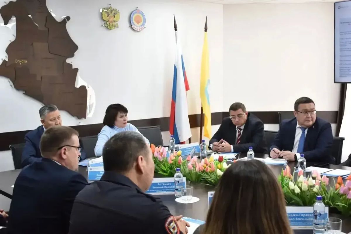 Сотрудники МВД по Республике Калмыкия приняли участие в межведомственном совещании по вопросам противодействия киберпреступлениям и повышения киберграмотности населения Сотрудники МВД по Республике Калмыкия приняли участие в межведомственном совещании по вопросам противодействия киберпреступлениям и повышения киберграмотности населения